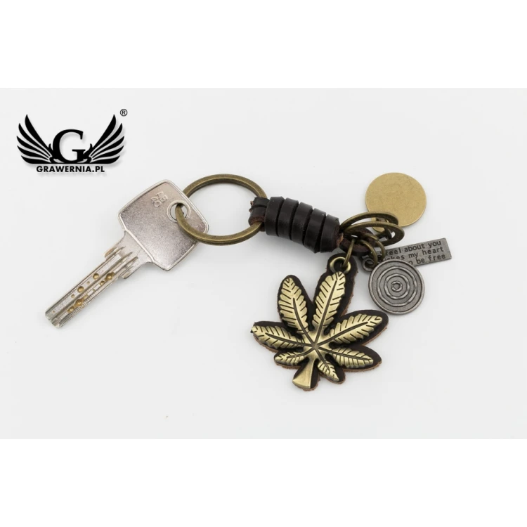 Vintage Leaf Keychain - with Your Engraving - BP109