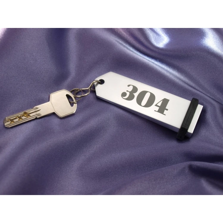 Silver Hotel Keychain - SENATOR