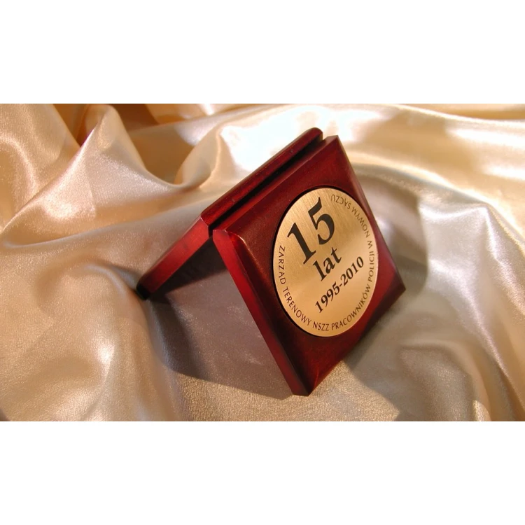 70mm diameter medal in a wooden case 10x9.5cm with two slots (set)