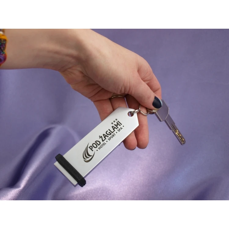 Silver Hotel Keychain - SENATOR