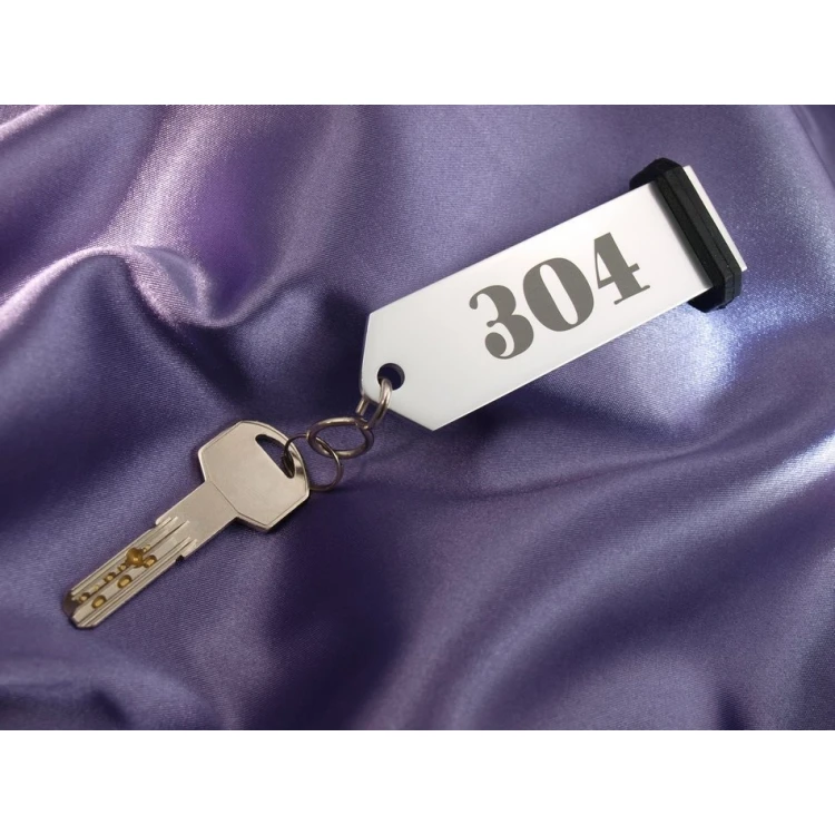 Silver Hotel Keychain - SENATOR