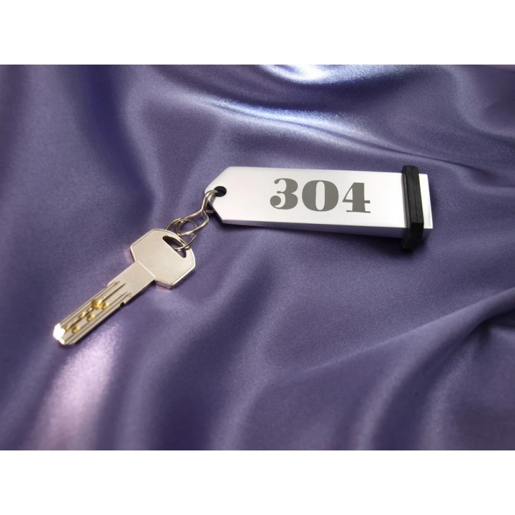 Silver Hotel Keychain - SENATOR