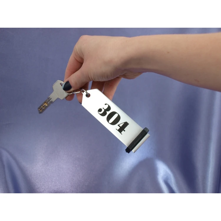 Silver Hotel Keychain - SENATOR