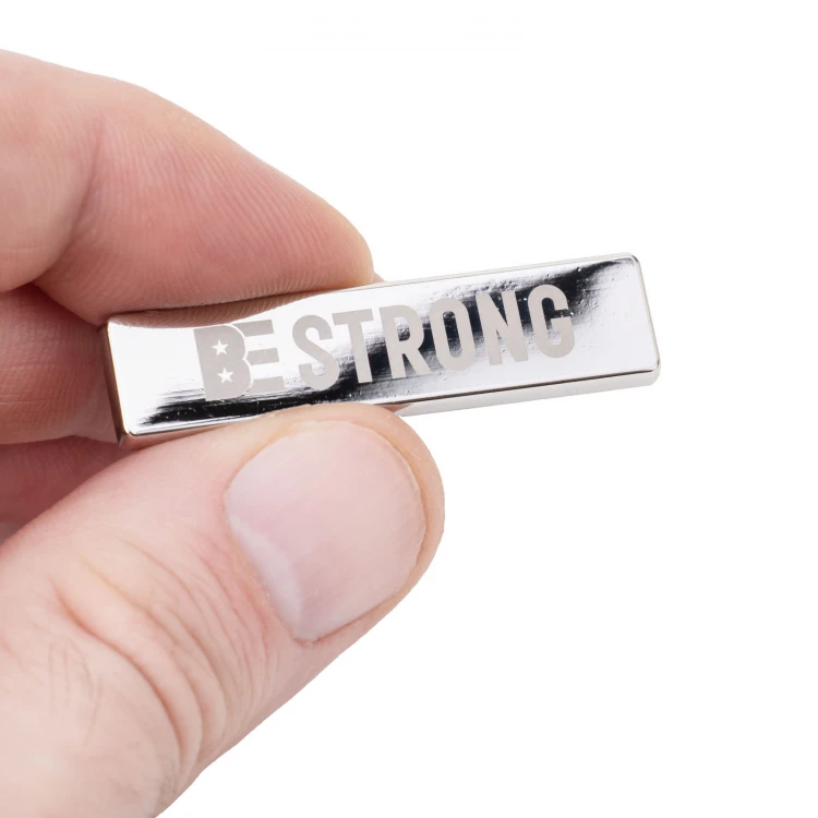 Nickel-plated Silver Plates with Your Company's Logo - ME025
