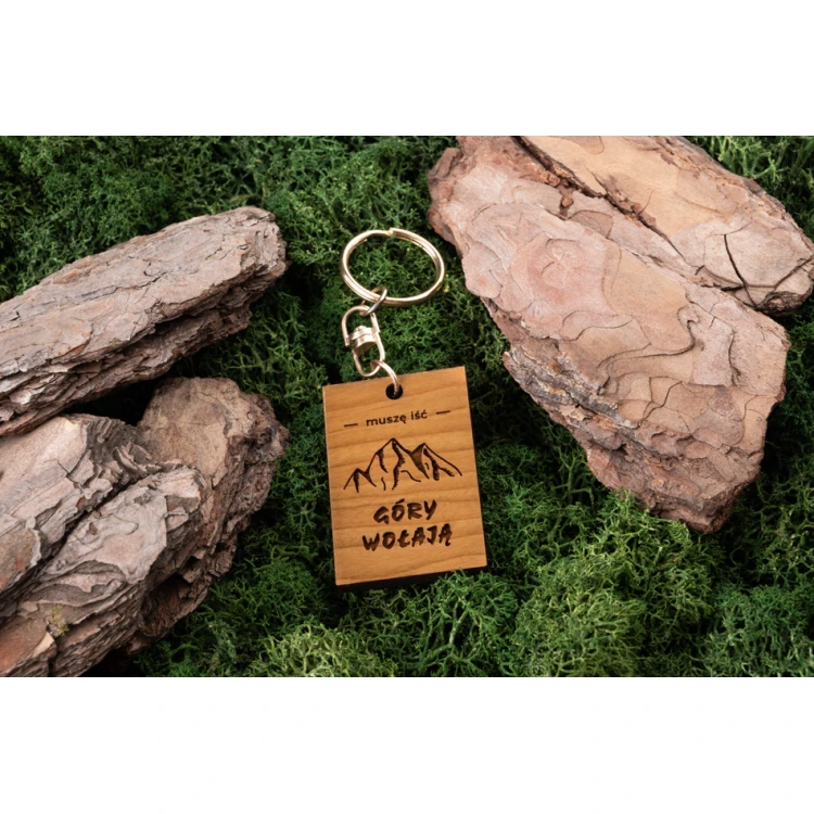 Keychain Mountains are Calling - Solid Cherry Wood - Any Engraving - BP157