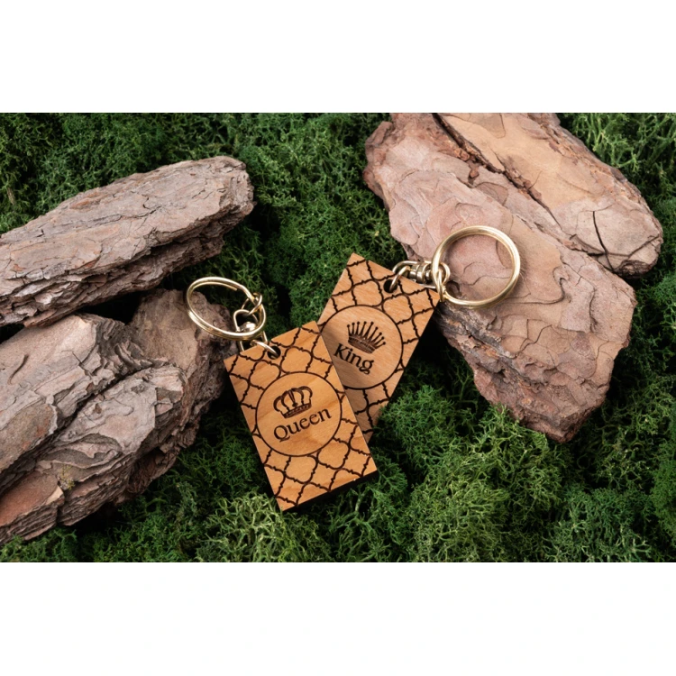 King and Queen Keychain - Light Cherry Wood - Custom Engraving - BP167