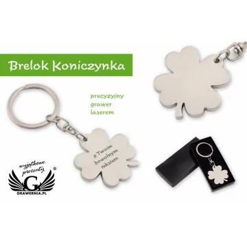 MATTE CLOVER KEYCHAIN with your engraving - BP122