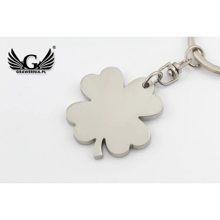 MATTE CLOVER KEYCHAIN with your engraving - BP122