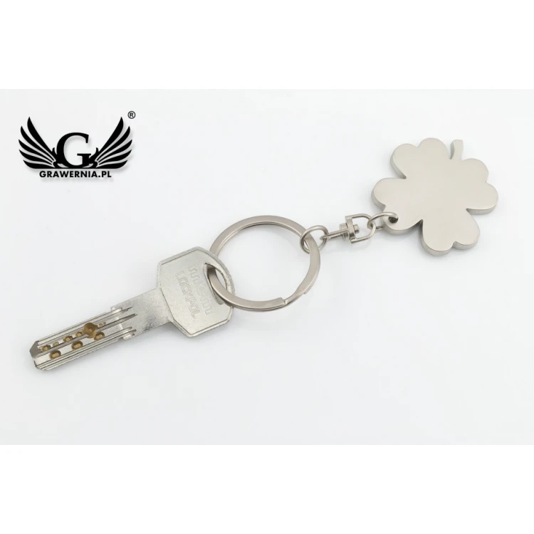 MATTE CLOVER KEYCHAIN with your engraving - BP122