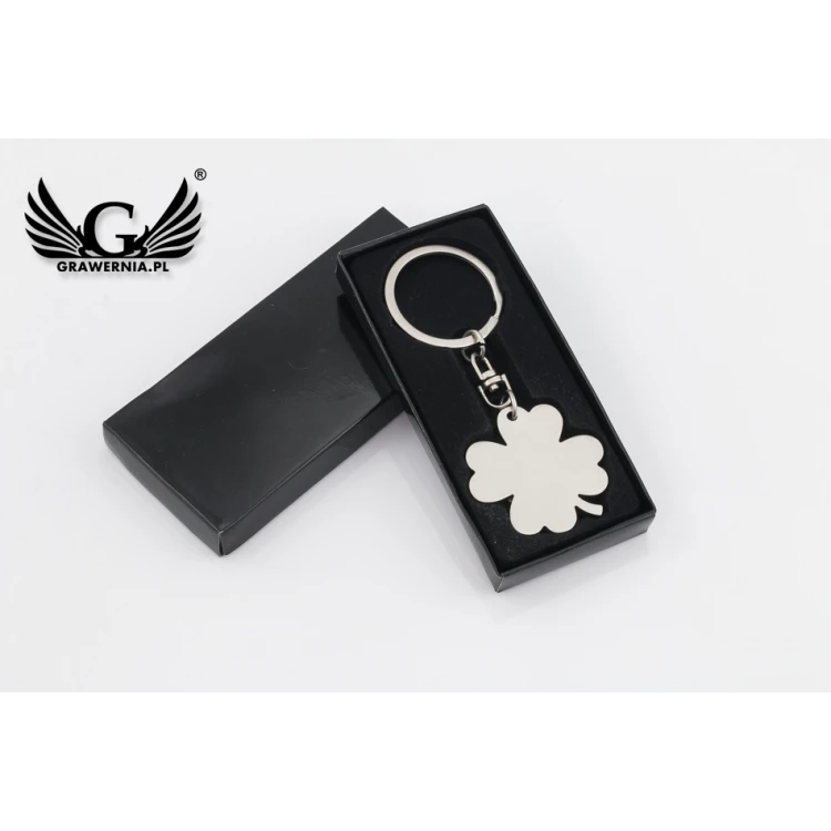 MATTE CLOVER KEYCHAIN with your engraving - BP122