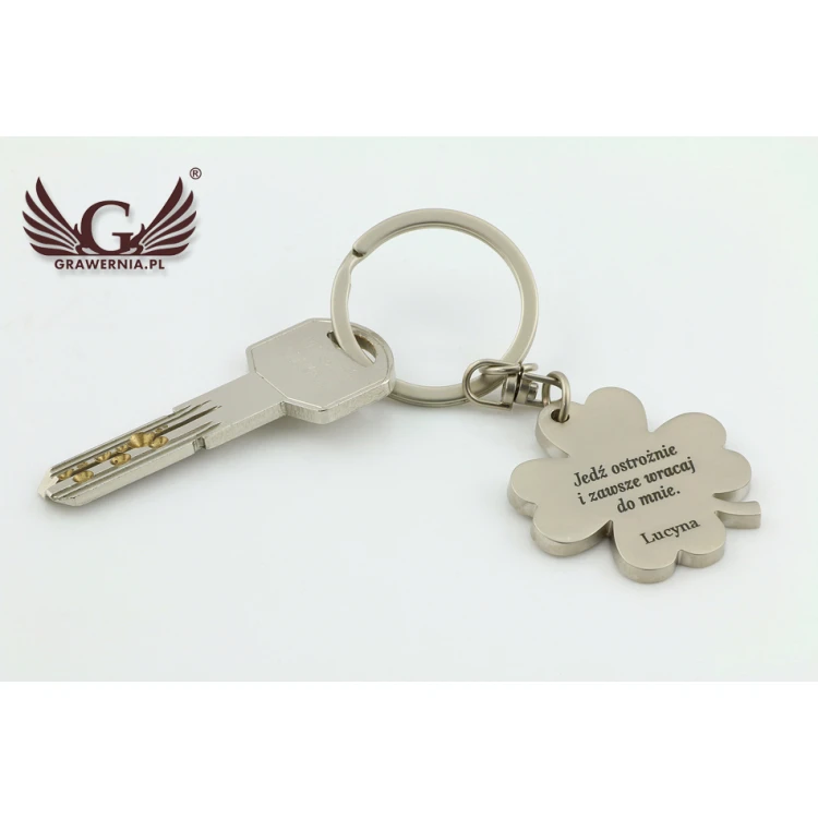 MATTE CLOVER KEYCHAIN with your engraving - BP122