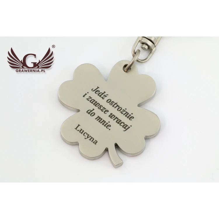 MATTE CLOVER KEYCHAIN with your engraving - BP122
