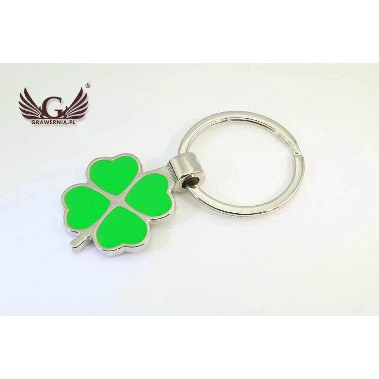 GREEN CLOVER KEYCHAIN with your engraving - BP1
