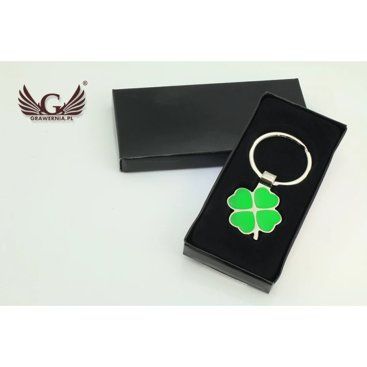 GREEN CLOVER KEYCHAIN with your engraving - BP1