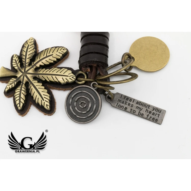 Vintage Leaf Keychain - with Your Engraving - BP109