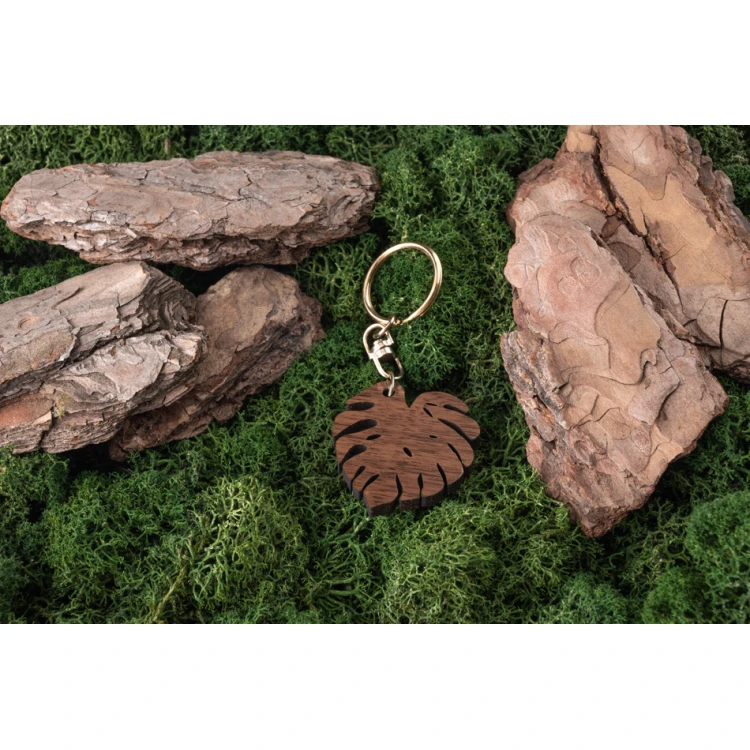 Monstera Keychain 1 - Light Walnut Wood - BP147