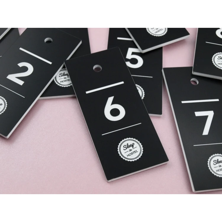 Engraving Laminate Keyring - BLACK & WHITE TOMBREL