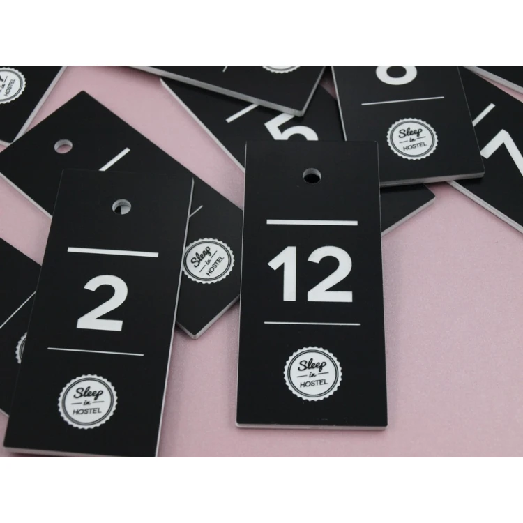 Engraving Laminate Keyring - BLACK & WHITE TOMBREL