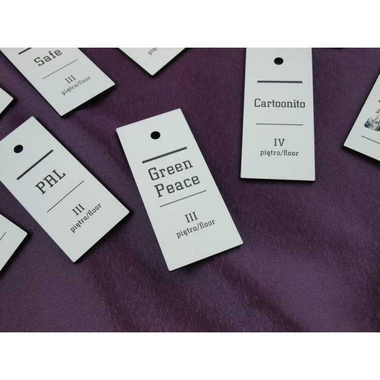 Engraving Laminate Keyring - BLACK & WHITE TOMBREL