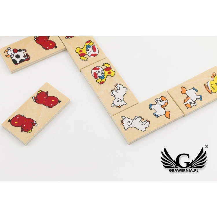 Domino Pets in a Wooden Box with Your Engraving - GR002