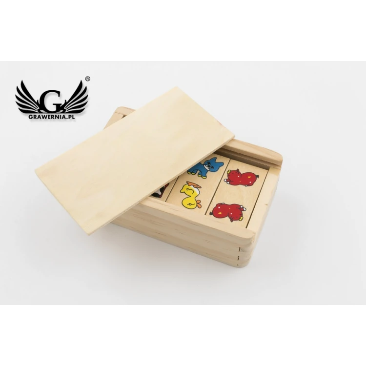 Domino Pets in a Wooden Box with Your Engraving - GR002