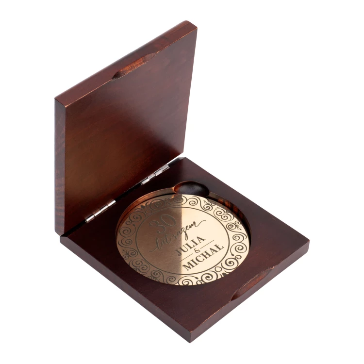 Wooden medal case for wedding anniversary - laser engraving - MGR113