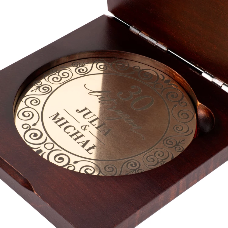Wooden medal case for wedding anniversary - laser engraving - MGR113