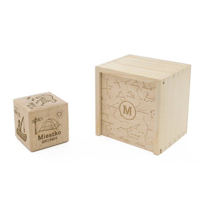 Wooden cube with child's metric in a wooden box with engraving - Baptism gift - KSD001