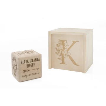 Wooden cube with child's metric in a wooden box with engraving - Baptism gift - KSD002