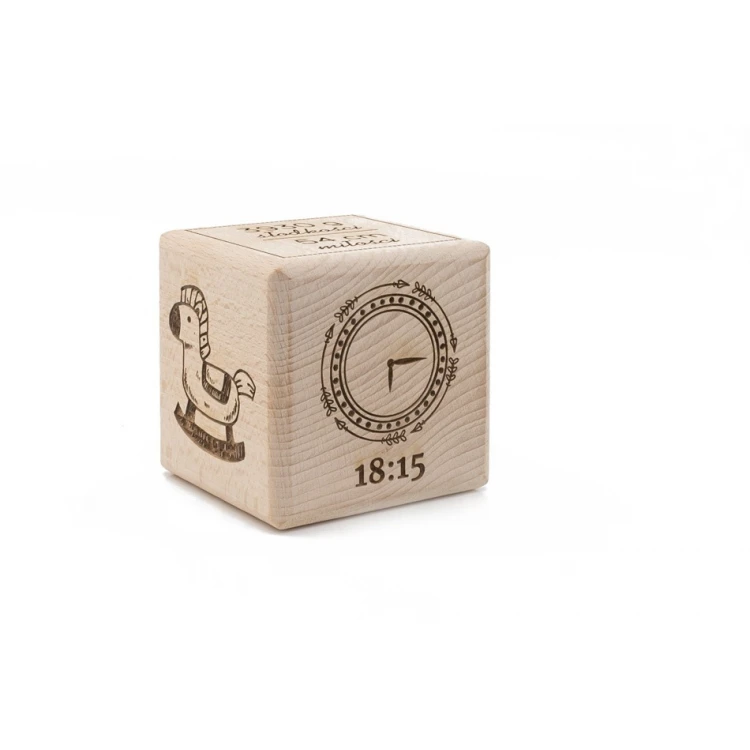 Wooden cube with child's metric in a wooden box with engraving - Baptism gift - KSD002