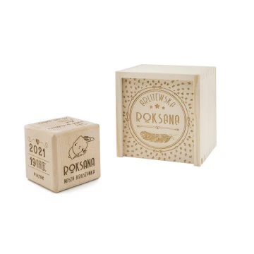 Wooden cube with child's metric in a wooden box with engraving - Baptism gift - KSD003