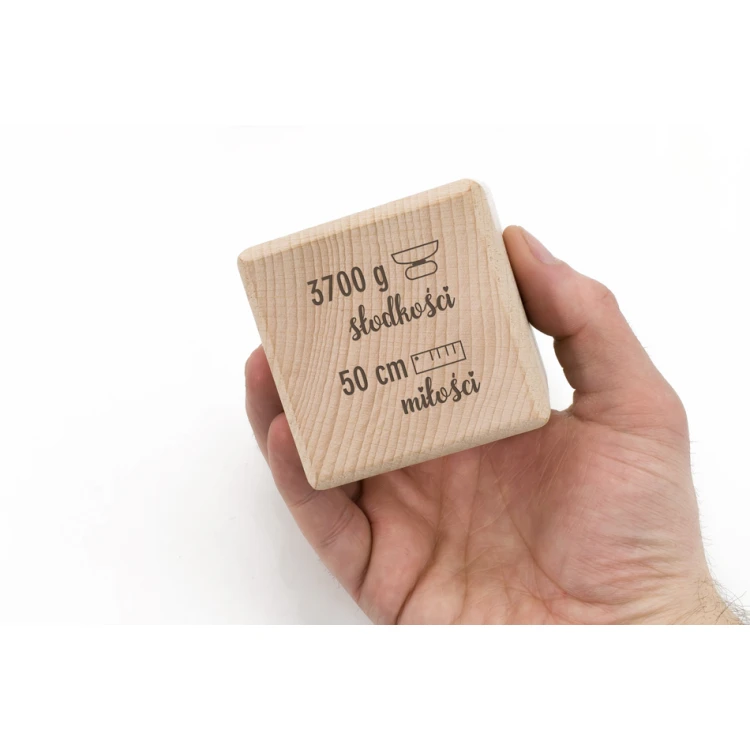 Wooden cube with child's metric in a wooden box with engraving - Baptism gift - KSD004
