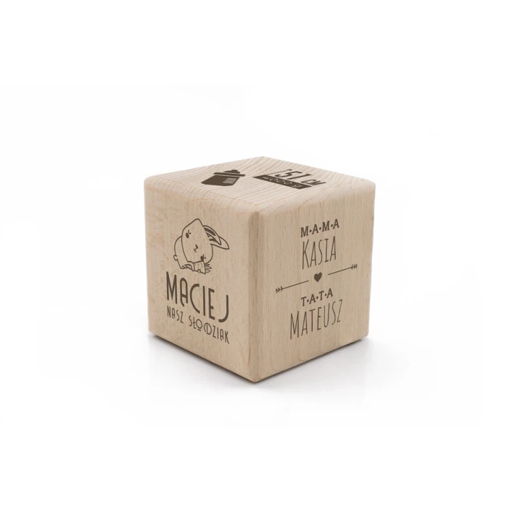 Wooden cube with child's metric in a wooden box with engraving - Baptism gift - KSD005