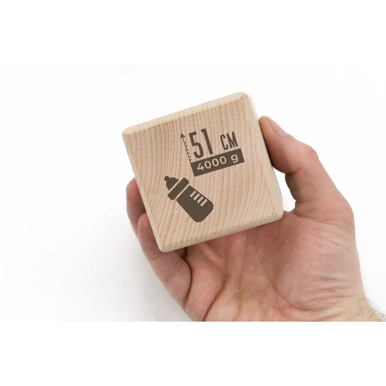 Wooden cube with child's metric in a wooden box with engraving - Baptism gift - KSD005
