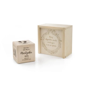 Wooden cube with child's metric in a wooden box with engraving - Baptism gift - KSD010