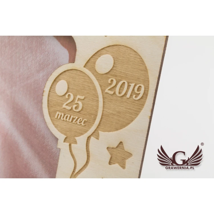 Wooden frame with engraving for a baby picture - RAM002