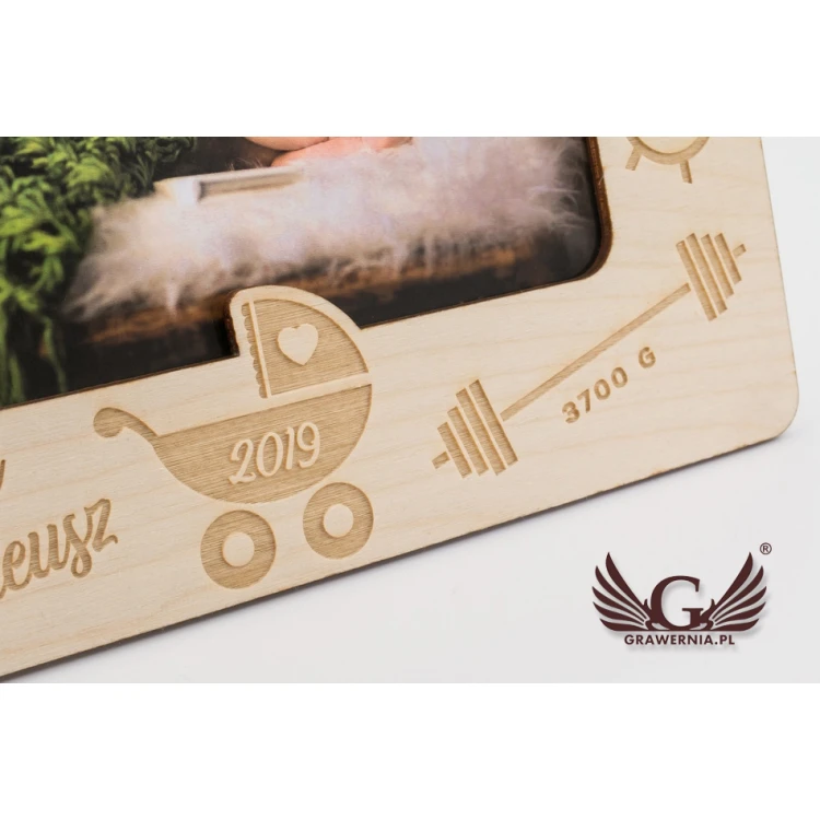 Wooden frame with engraving for a baby picture - RAM003
