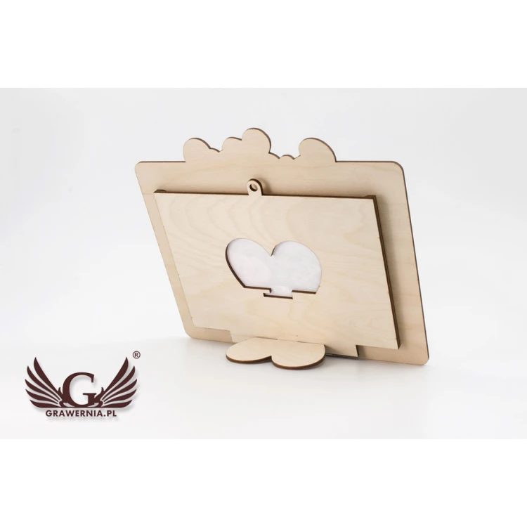 Wooden frame with engraving for a baby picture - RAM003