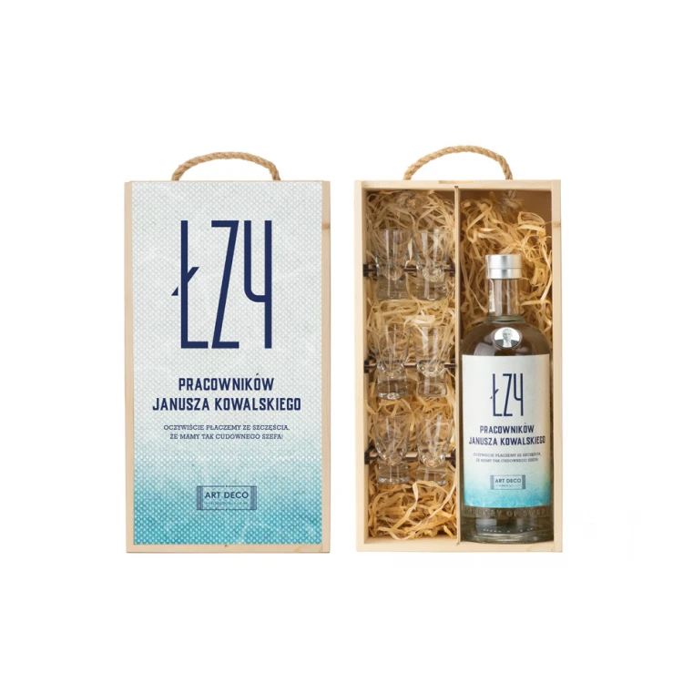 Wooden Vodka Box with a Set of 6 Shot Glasses - Gift for Boss - SK070