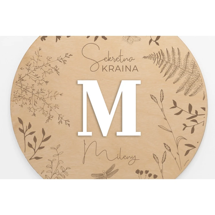 Wooden plaque with child's name - Secret Land - diameter 290mm - NAP064
