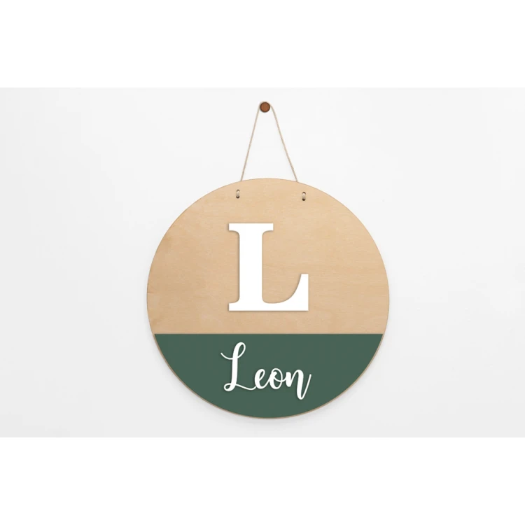 Wooden plaque with child's name - diameter 290mm - NAP065