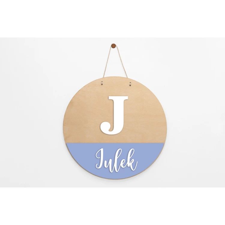 Wooden plaque with child's name - diameter 290mm - NAP065