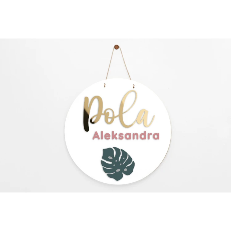 Wooden plaque with child's name - diameter 290mm - NAP067