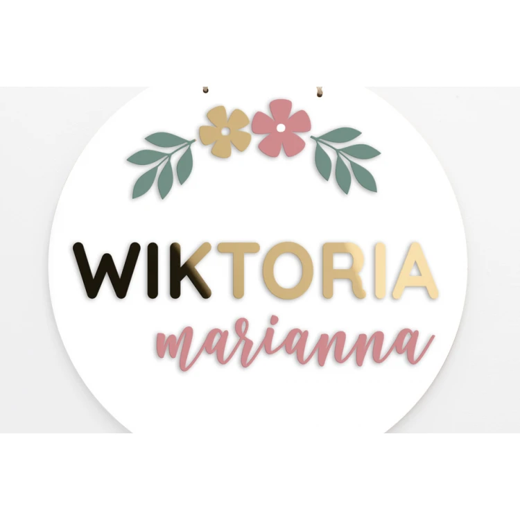 Wooden plaque with child's name - diameter 290mm - NAP068