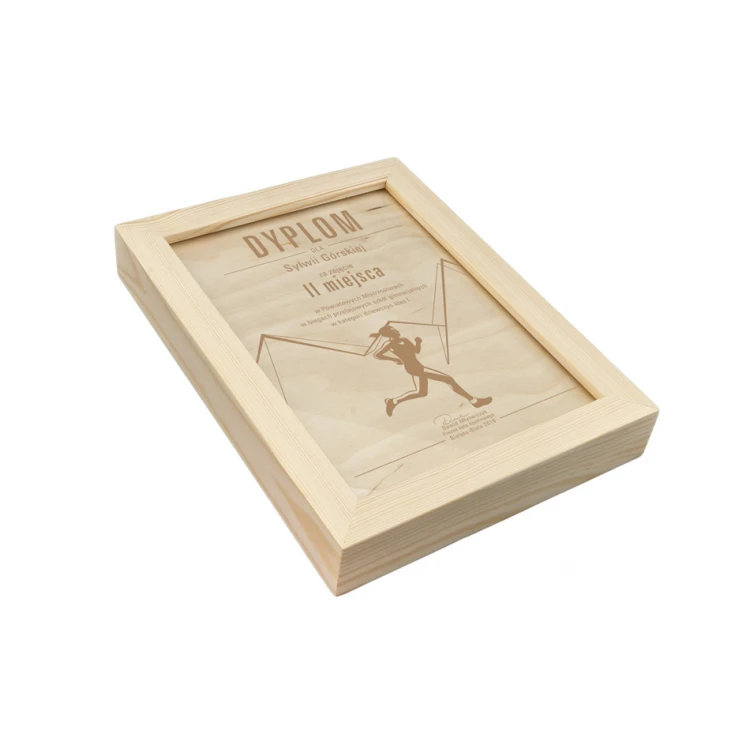 Diploma for a female runner in a wooden frame - A5 - laser engraved - NAT010