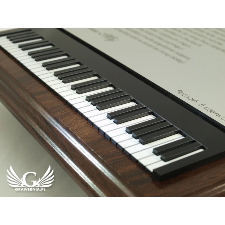 DIPLOMA FOR PIANIST LASER ENGRAVED - vertical - SL039