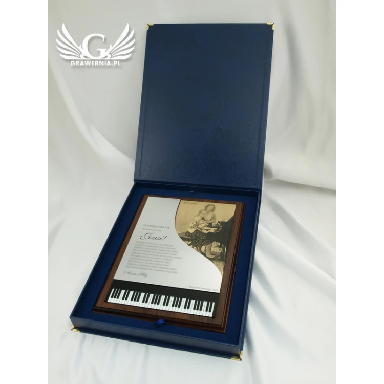 DIPLOMA FOR PIANIST LASER ENGRAVED - vertical - SL039