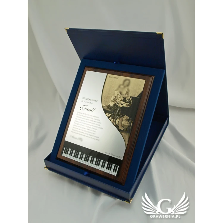 DIPLOMA FOR PIANIST LASER ENGRAVED - vertical - SL039