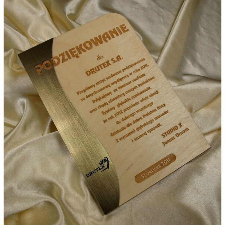 Engraved Wooden Diploma with Laminate - Dimensions 275x190mm - DRE001