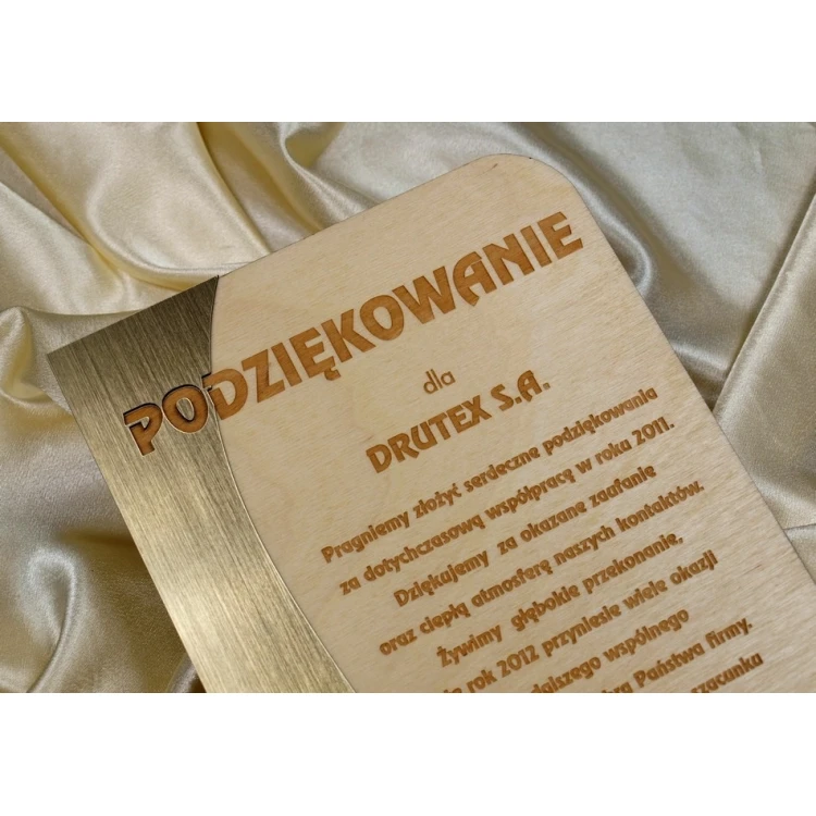 Engraved Wooden Diploma with Laminate - Dimensions 275x190mm - DRE001